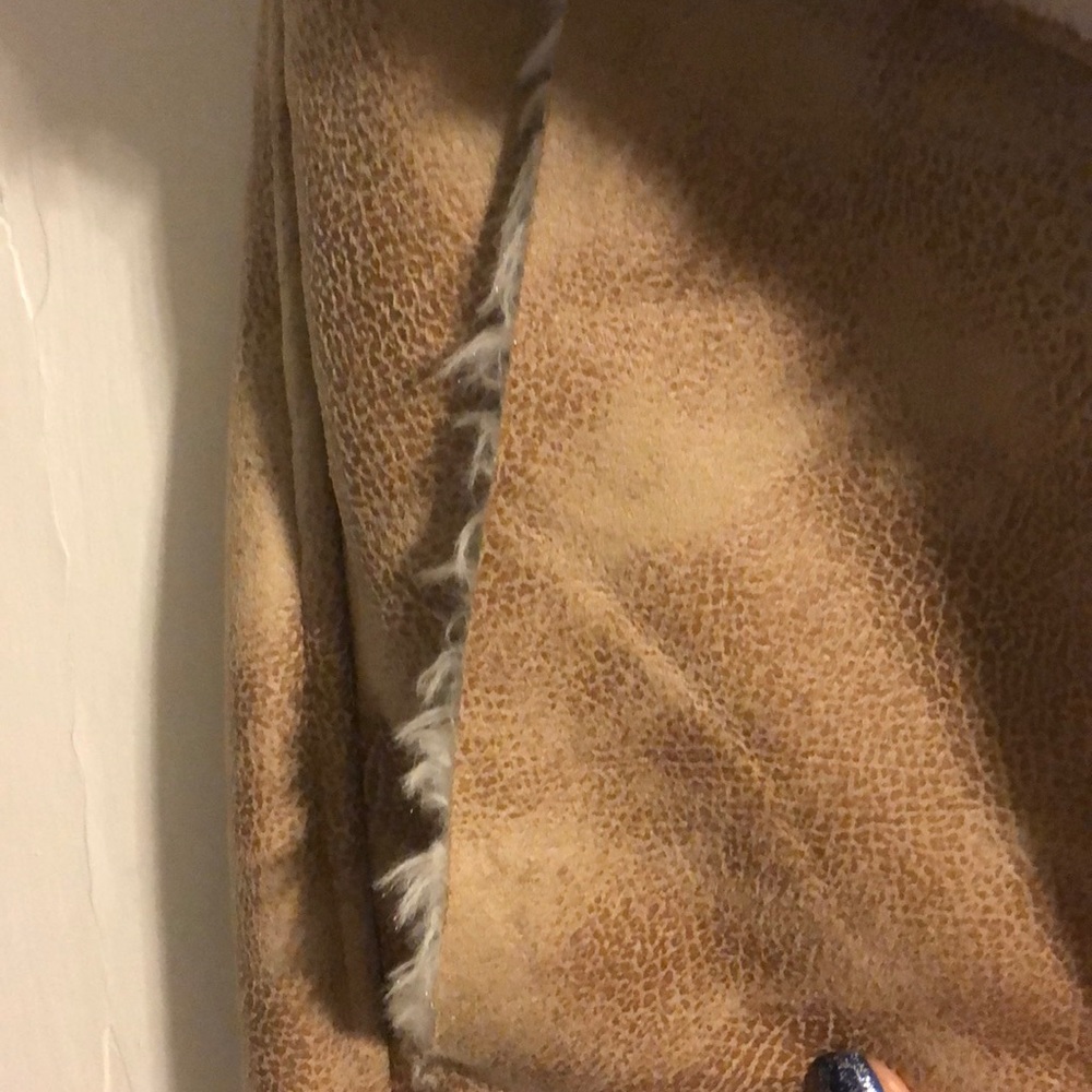 Shearling vest - Picture 4 of 7